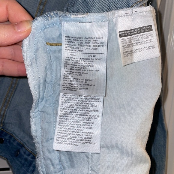 Levi’s Denim Jean Jacket Cropped Juniors Urban Outfitters Size Large - Picture 3 of 3